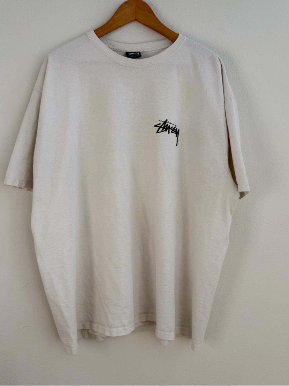 Stüssy White Logo Tee Flame Back Graphic Streetwear T-Shirt